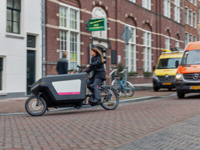 Ponooc invests in DOCKR: a subscription service for electric inner city delivery vehicles